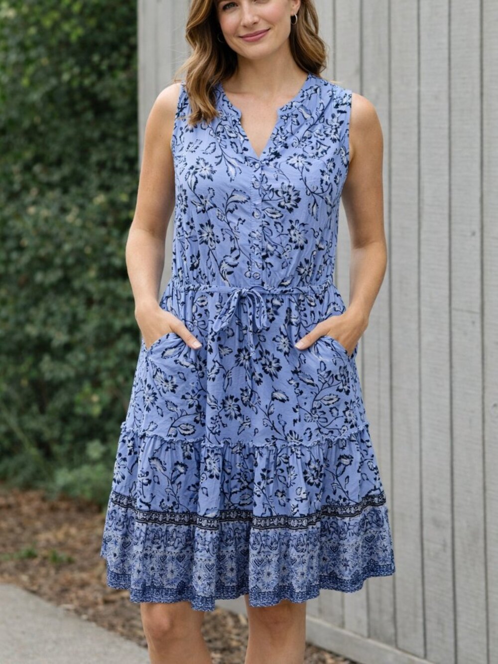 beachlunchlounge Light Blue Floral Tiered Midi Dress - Large